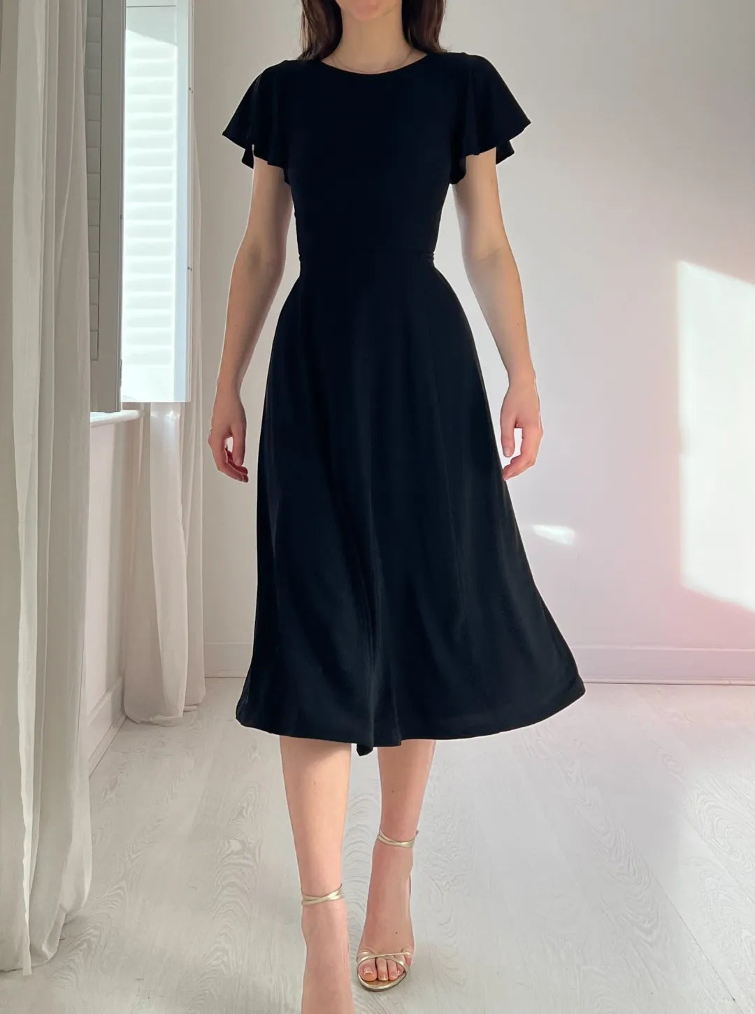 Elegant Reversible Bodycon Dress With Pockets
