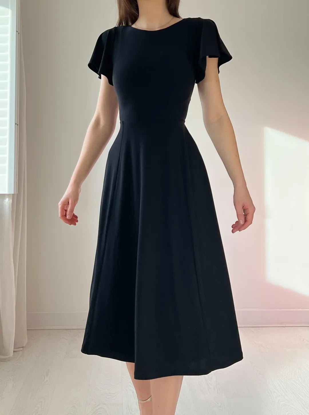 Elegant Reversible Bodycon Dress With Pockets